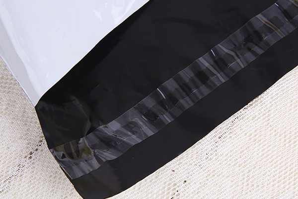 白色服裝收納PE自粘袋